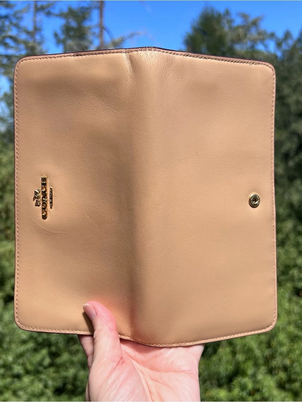 COACH Beige Brown Smooth Leather Bifold Wallet with Gold Hardware AUTHENTIC